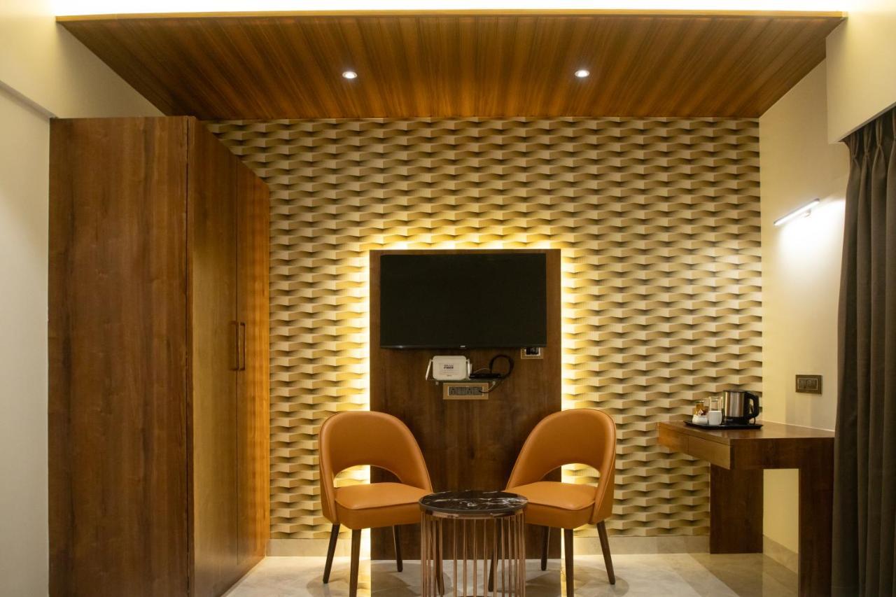 The Majestic Boutique Hotel ムンバイ エクステリア 写真