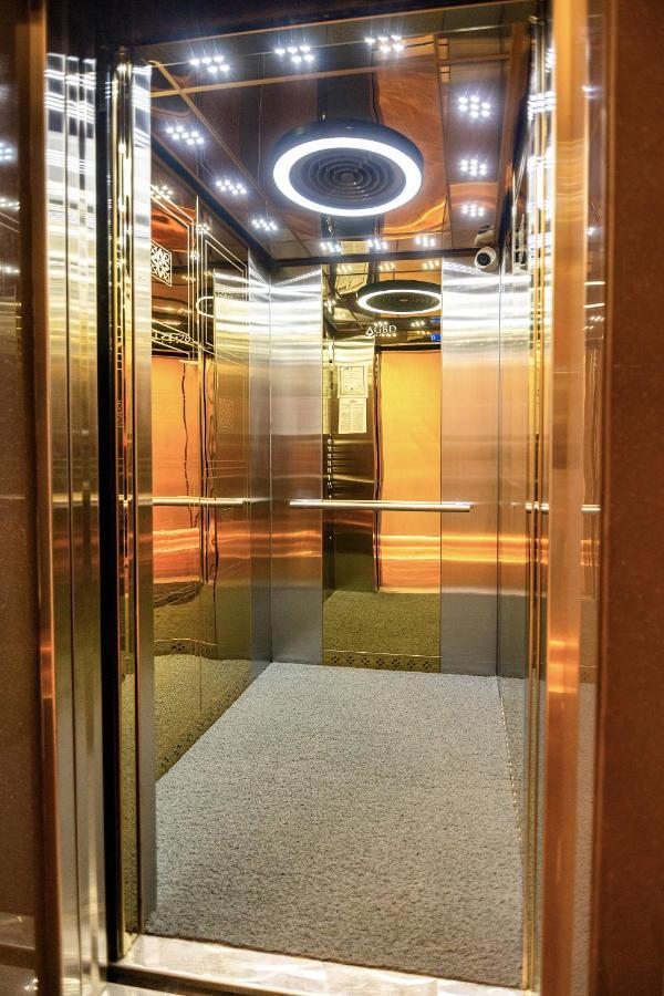 The Majestic Boutique Hotel ムンバイ エクステリア 写真
